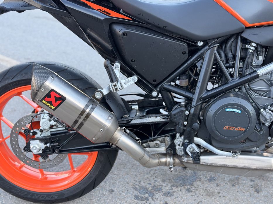 Ktm duke 690 R akrapovic