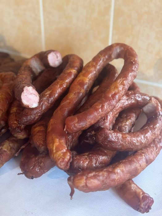 Домашнє копчення, ковбаси, м'ясо на дровах, перепілки, тушенки