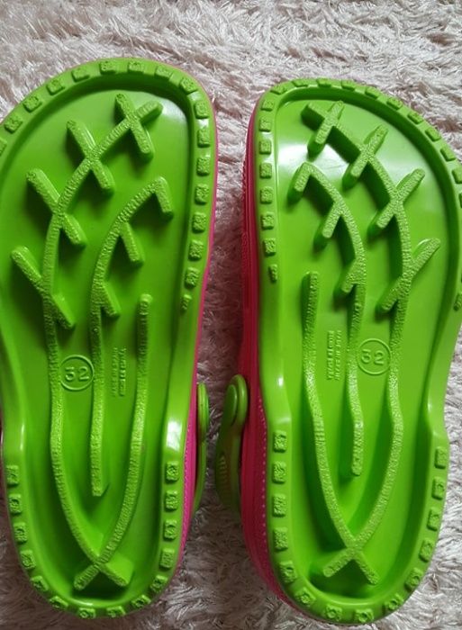 Crocs da marca Chicco Novas