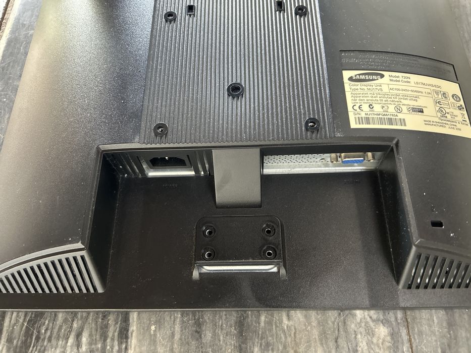 Monitor Samnsung 720N504745586747648002