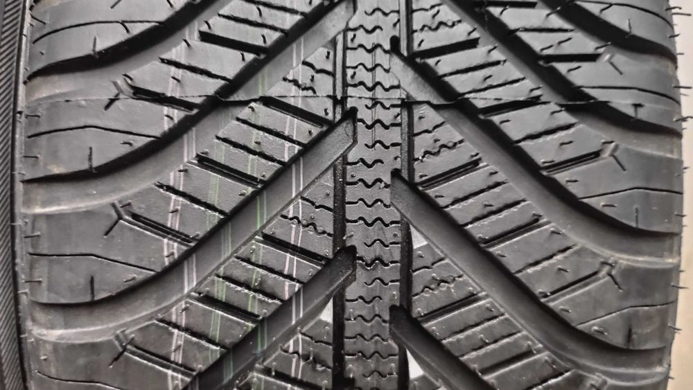 Шини 225/50R17 Goodyear. 99%. 2023р. всесезонні