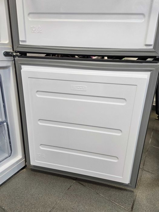 Lodówka Srebrna Whirlpool