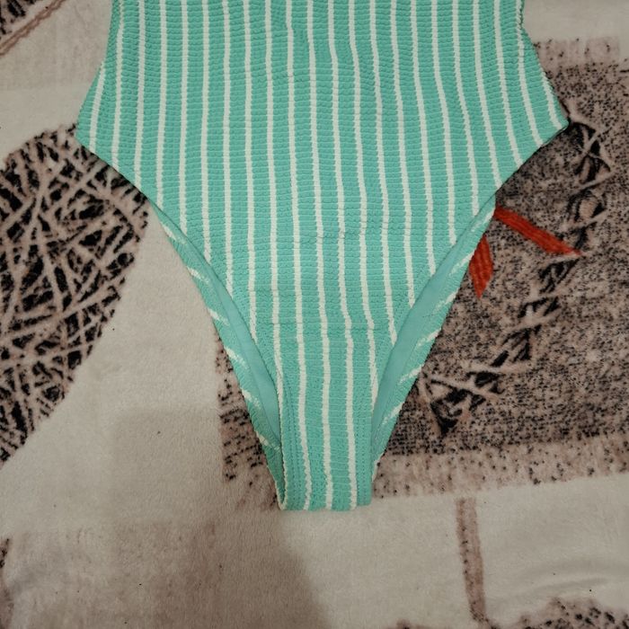 Pasiasty jednoczęściowy strój kąpielowy  marki River Island