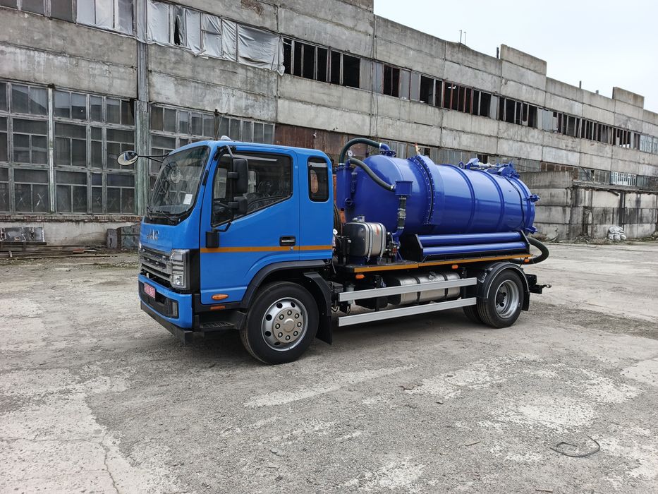 Вакумний автомобіль,асенізатор,мулосос,вакумний