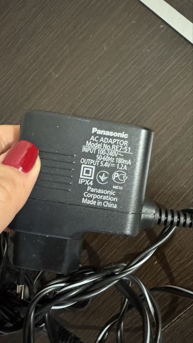 Чоловіча електробритва Panasonik ES-RT33