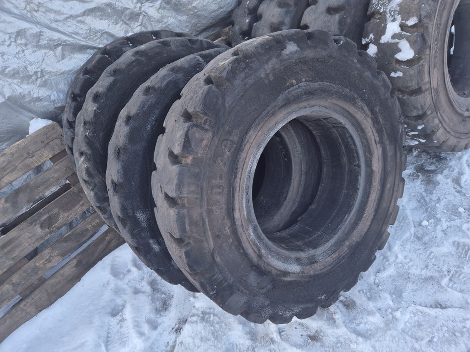 Opony pełne do wózka widłowego 1200x20