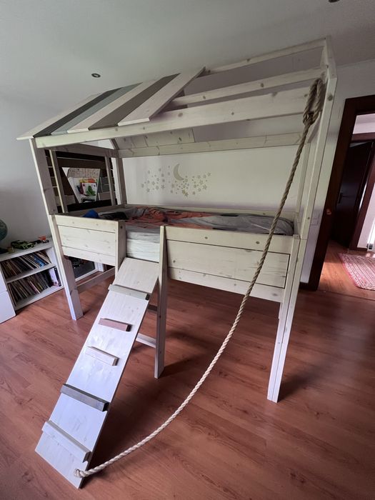 Cama Treehouse marca lifetime