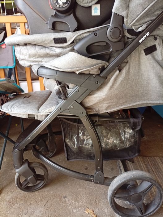 Carrinho bebé (3 em 1)