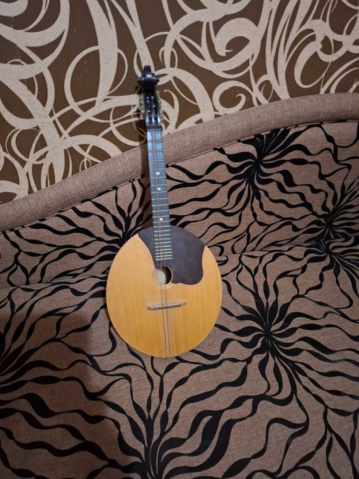 Домра під реставрацію