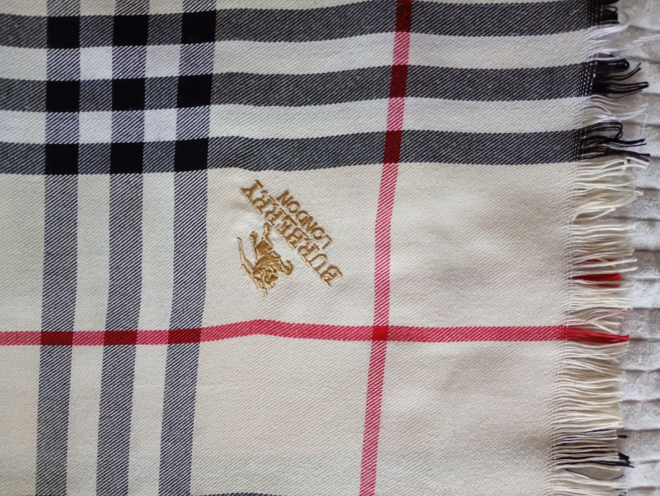 Szal burberry w krate