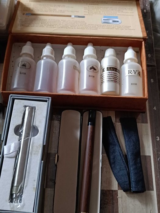 Conjunto de eCigars e Vapers434772637689456644