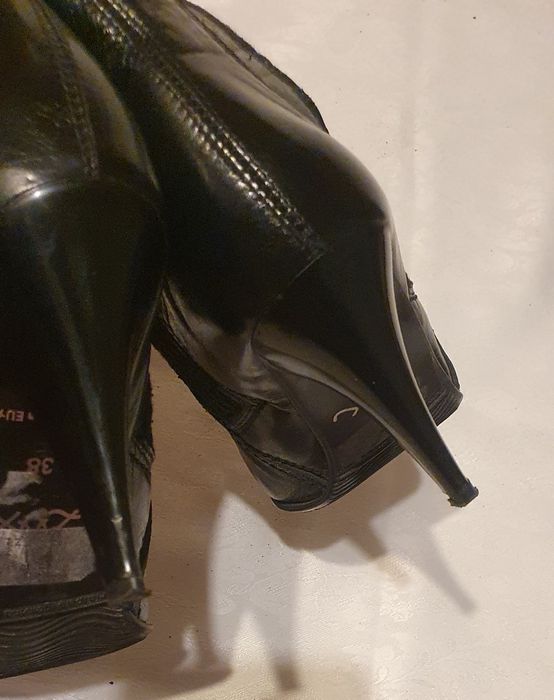 Wysokie czarne kozaki na szpilce 38 przed zakupem przeczytaj opis