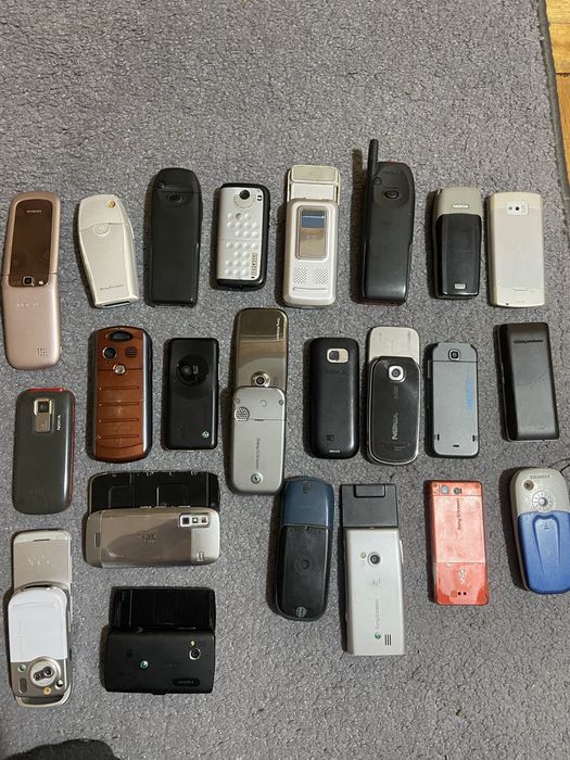 Лот мобильных телефонов Nokia, и другие