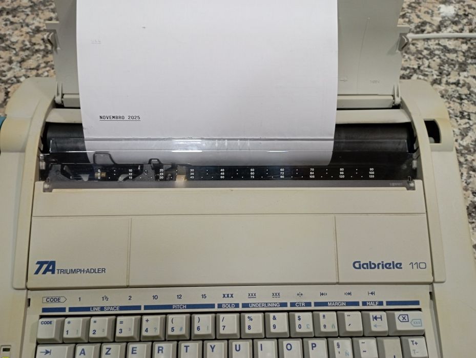 Máquina de escrever