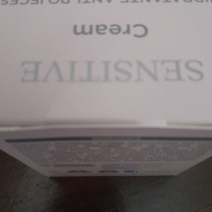 Cream hidratante anti-vermelhidão com Vitamina  K Ox da deliplus