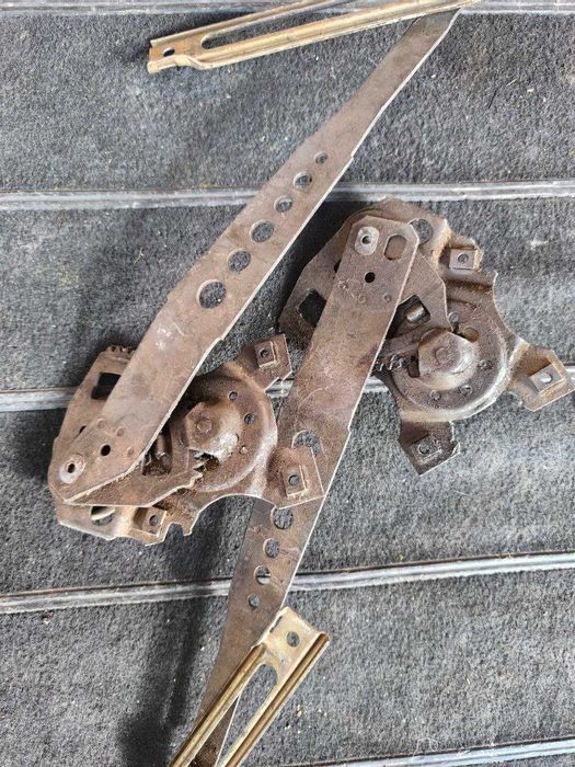 Склопідйомники Mercedes W123 1976-1985 передні задні