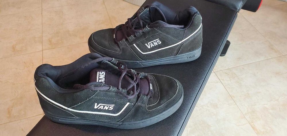 Vendo Ténis da VANS VINTAGE, com pouco uso, Tam. 44.