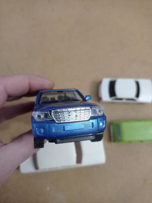 Продам игрушки машинки