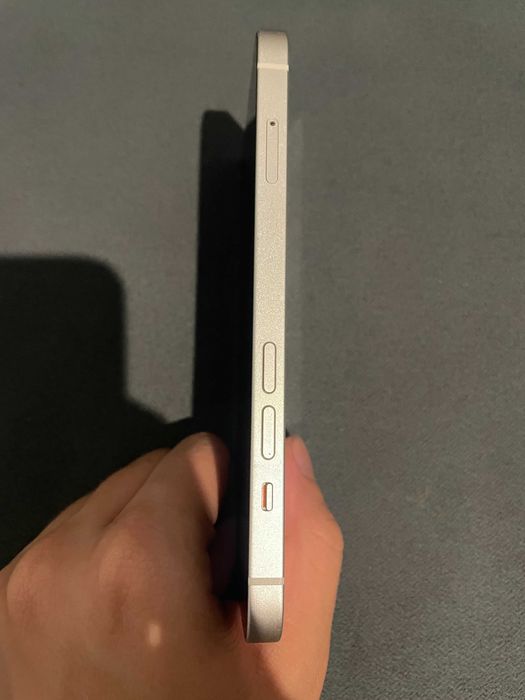iPhone 13 128 GB biały | 77% baterii