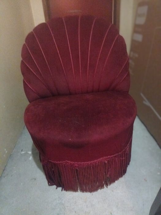 Vendo senhorinha em bom estado