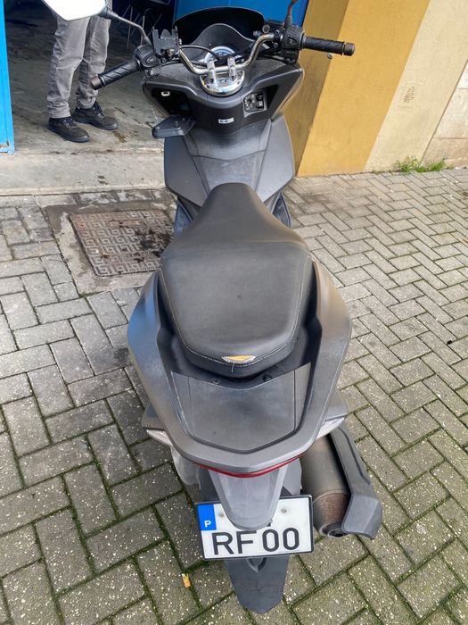 Vendo Pcx125 muito barato. Moto boa para trabalho ou lazer.