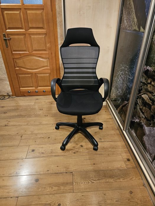 Fotel biurowy obrotowy