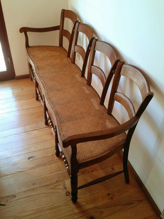 Cadeirão comprido em castanho com palhinha à mão