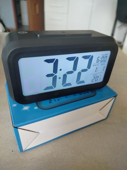 Budzik zegarek cyfrowy LCD nowy