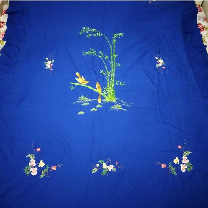 Покрывало на кровать синего цвета 200Х140см(без учета оборки) ковдра