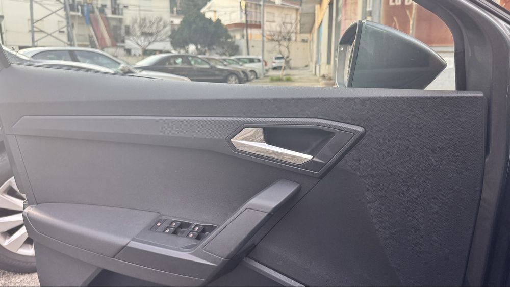 Seat Ibiza 1.0 Cinza Metalizado