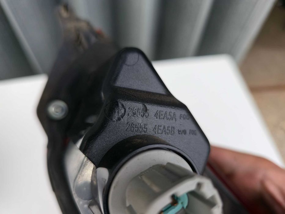 Farolim STOP esquerdo mala NISSAN Qashqai J11 (2014.-2018.) Original