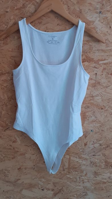 Bodie branco pouco uso