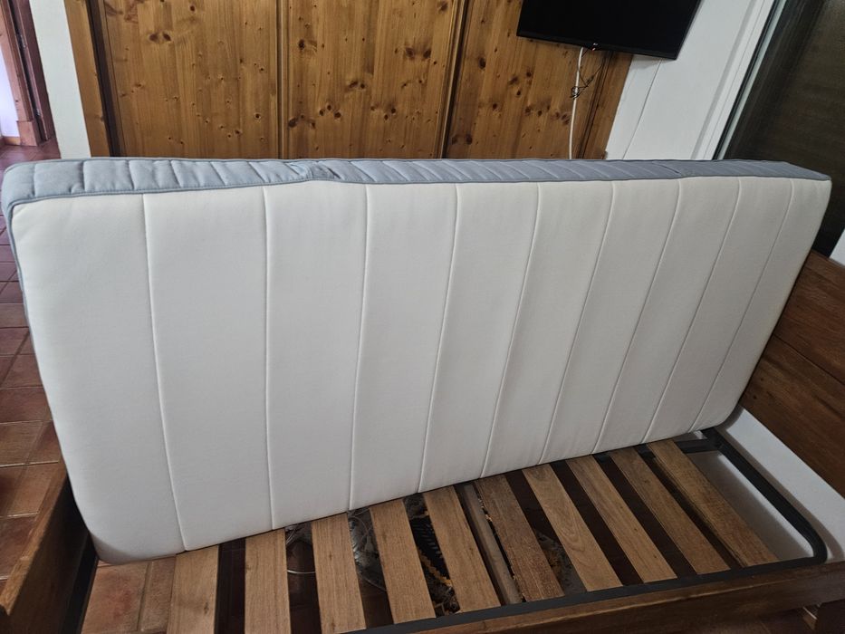 Cama e colchão semi novo