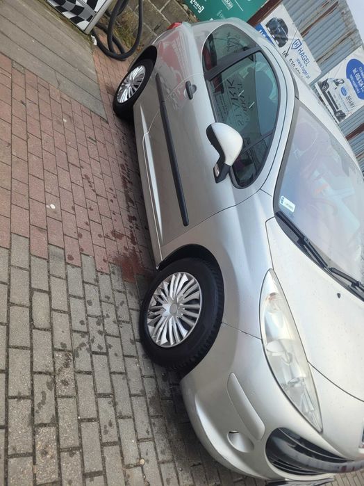 Sprzedam Peugeot 207 1.6Hdi