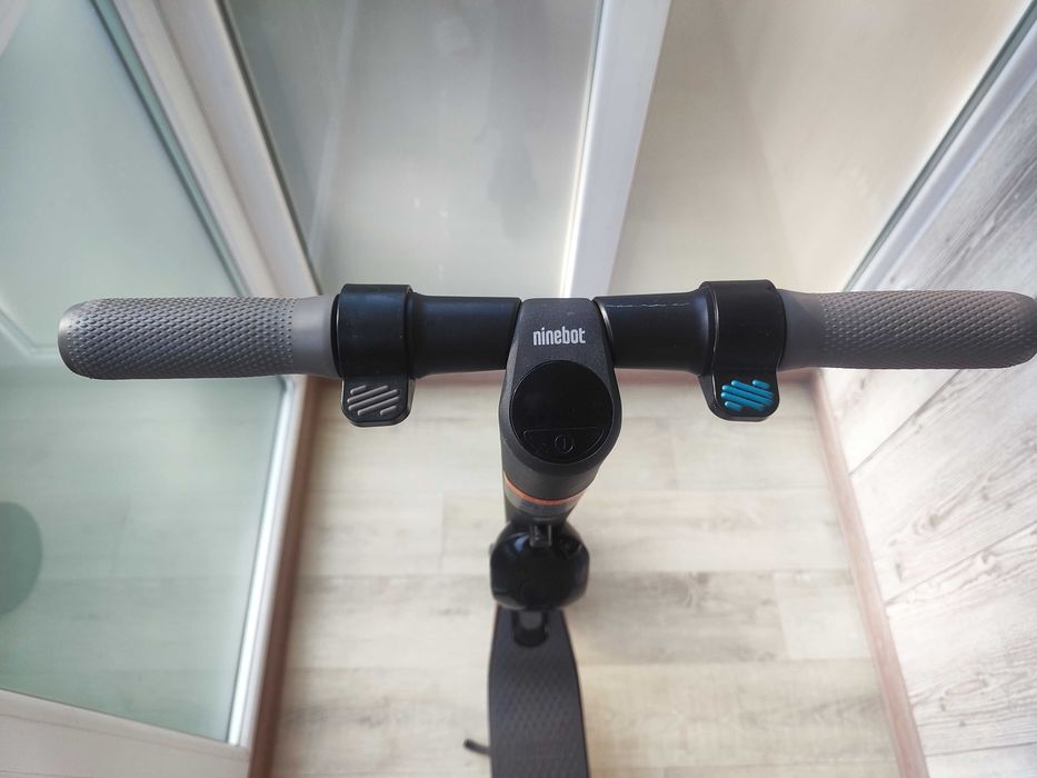 Електросамокат Ninebot by Segway KickScooter ES4