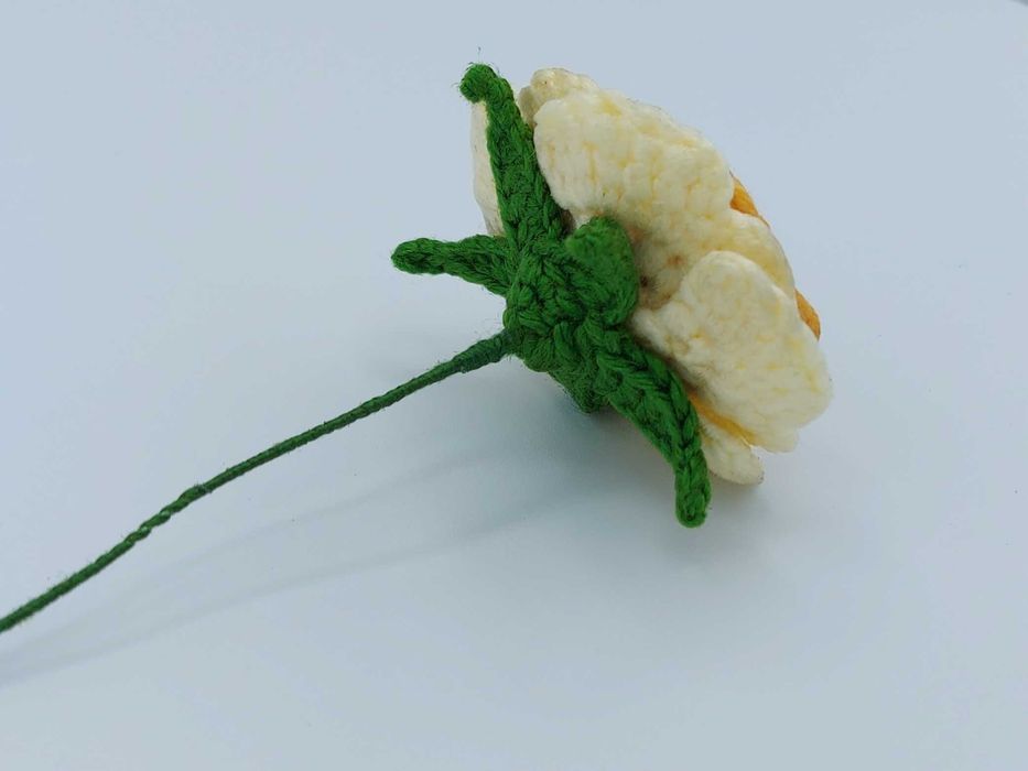 Flor em crochet feito à mão