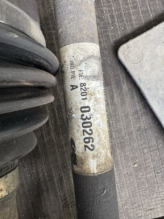 Полуось привод піввісь 1.5dci Рено Меган 3 Сценик 3 Клио 4