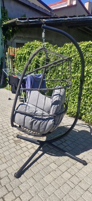 Wiszący fotel ogrodowy