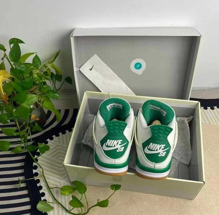 Jordan 4 Retro SB Pine Green r.38
