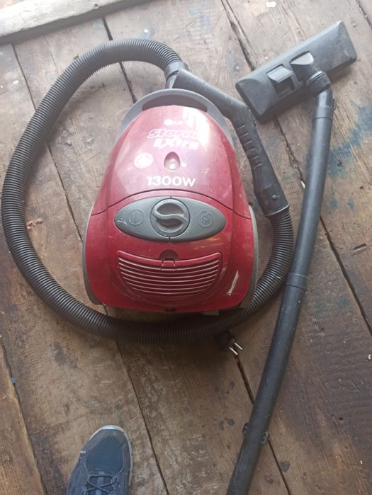 Пылесос LG storm Extra  1300W