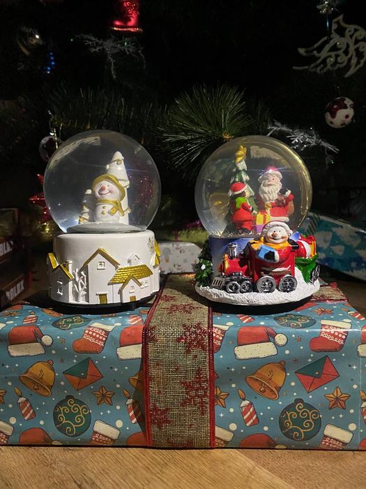 Большой снежный музыкальный шар