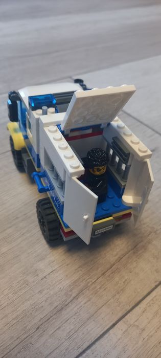 Klocki lego 60276 Policyjny konwój więzienny