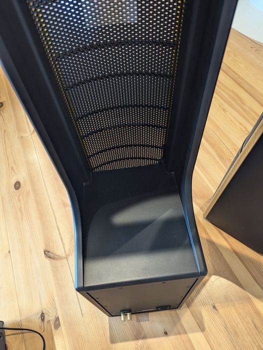 Электростатические напольные колонки Martin Logan Aerius: