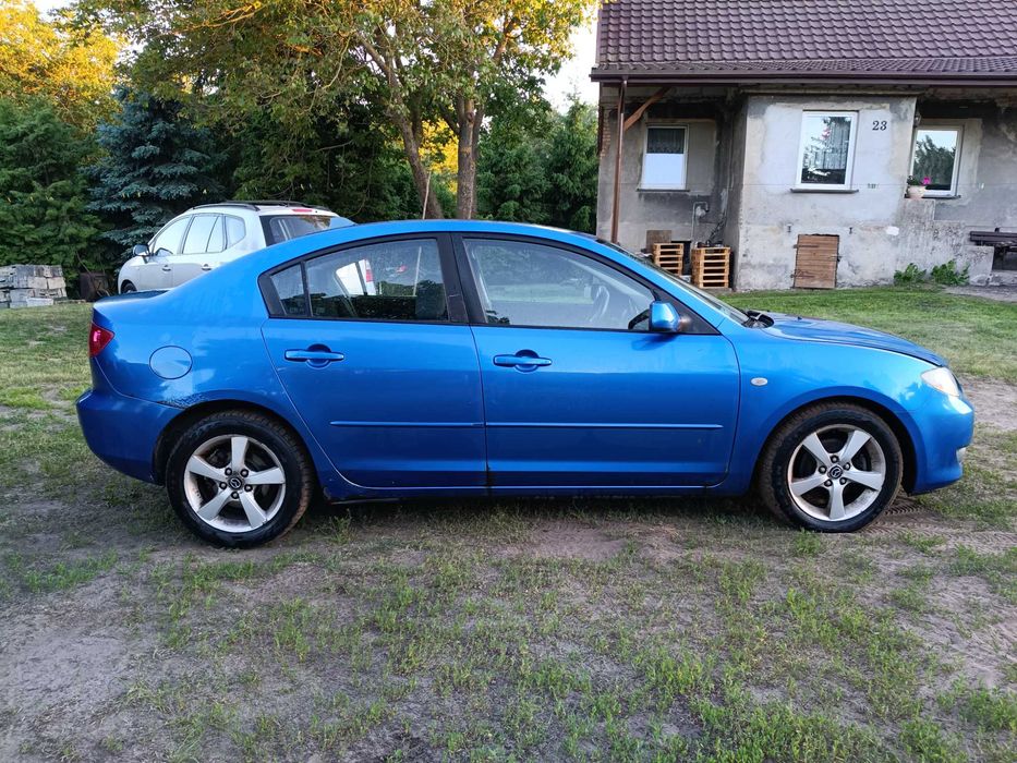 Mazda 3 uszkodzona