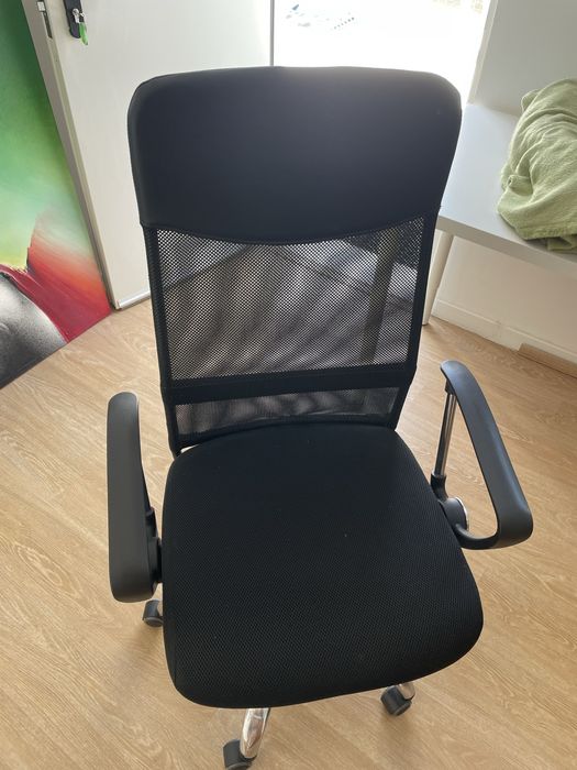 Cadeira de escritório preto
