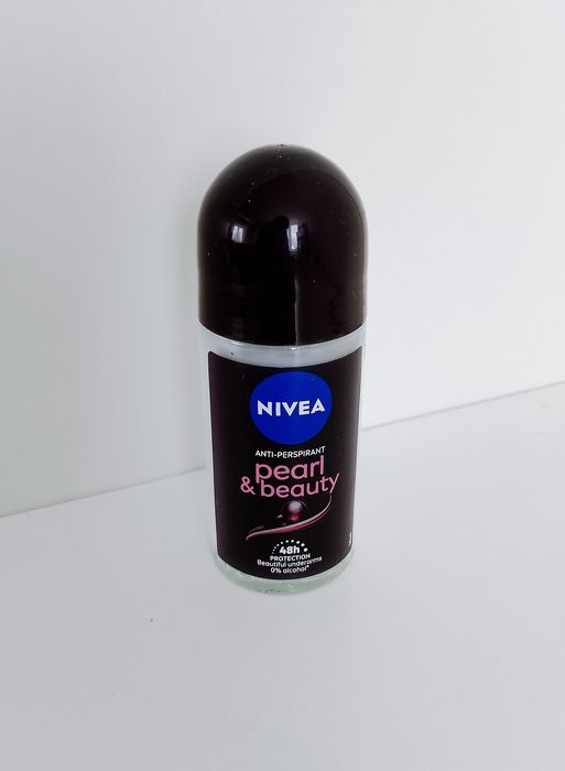 antyperspirant w kulce dla kobiet Nivea Pearl & Beauty Black Pearl