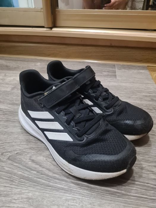 Дитячі кросівки  adidas 35