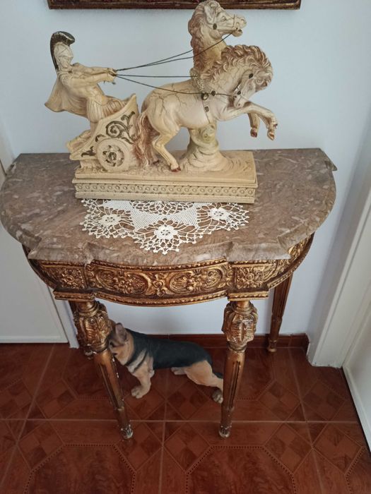 Credência e espelho