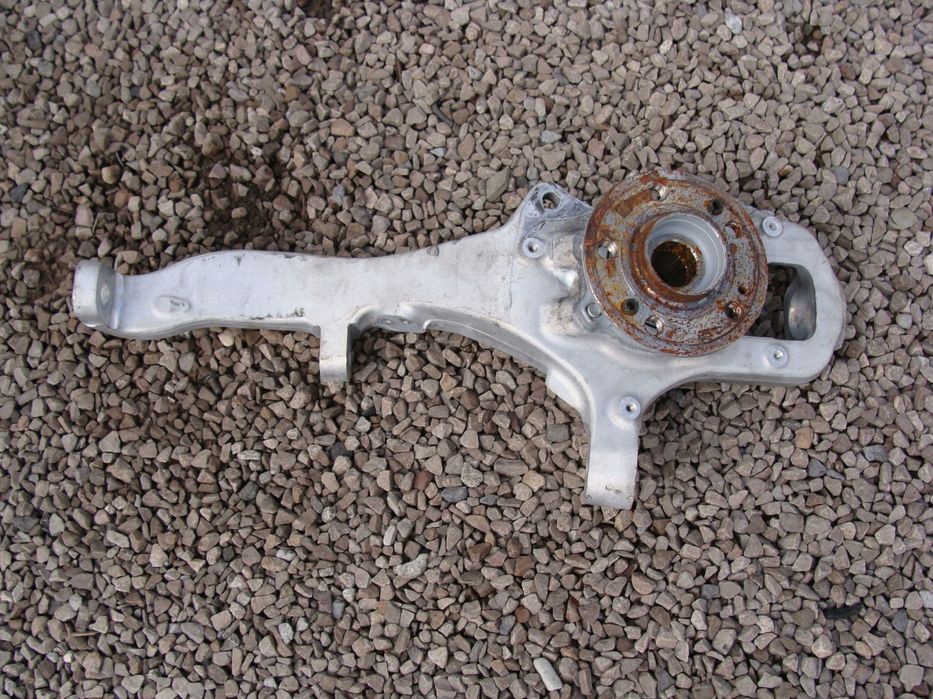 zwrotnica piasta lewa gle w167 63 amg 167 35 16735l nowa