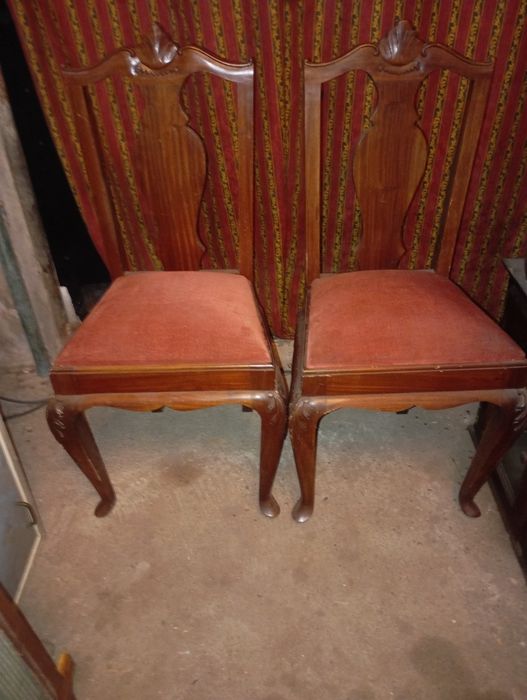 Vendo estas cadeiras muitas bonitas bom estado